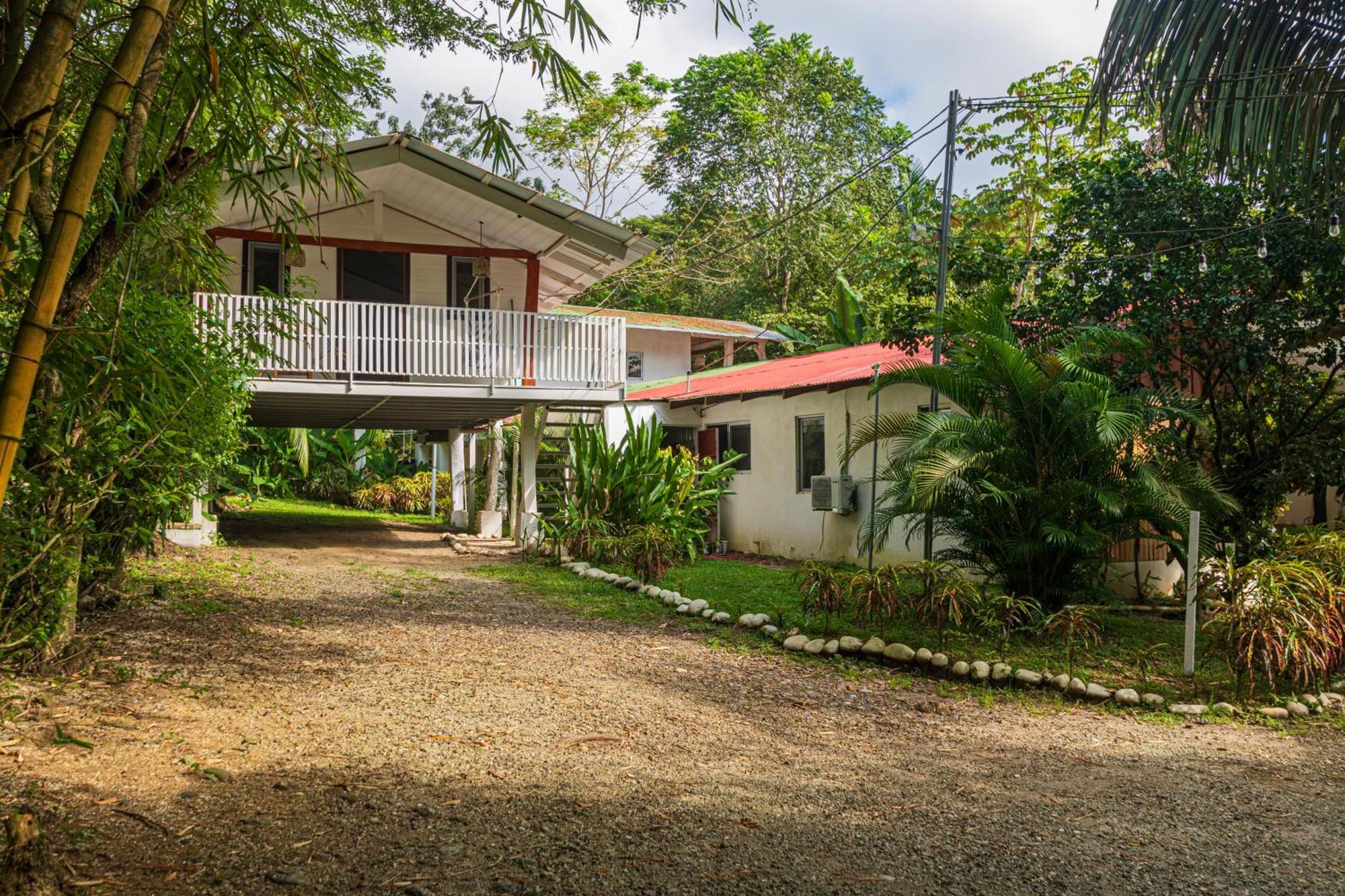 Cuatro Vientos Lodge & Apartments - Mal Pais, Costa Rica Playa Santa Teresa  Экстерьер фото